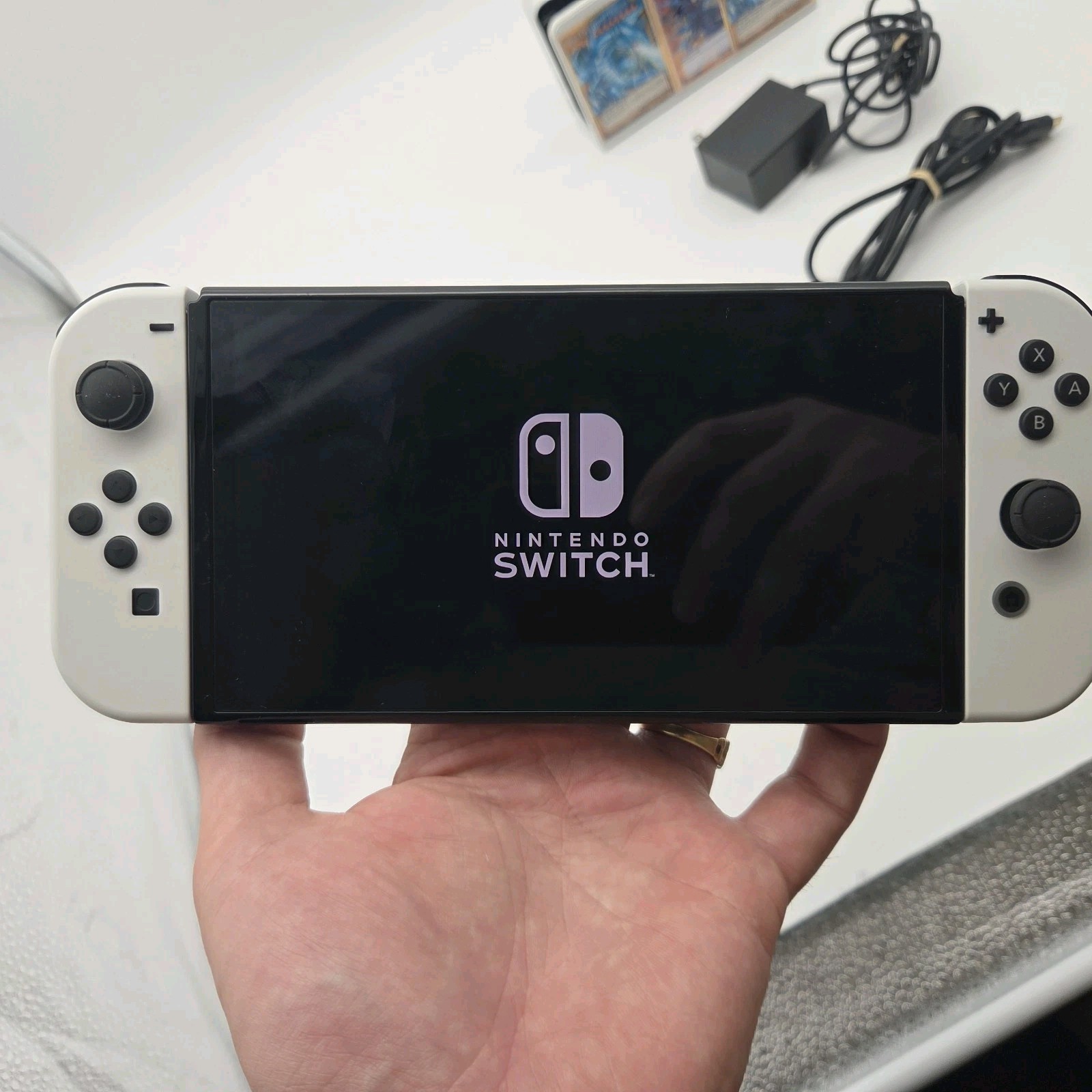 Nintendo Switch OLED HEG-001 Sysyem Console White W/ Joycons & Box Adult Owned