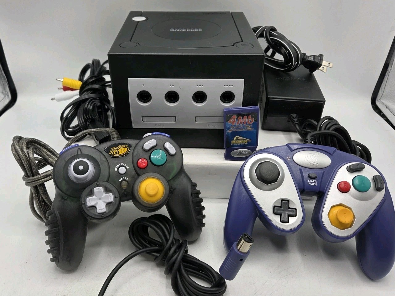 Nintendo GameCube DOL-001 Black System Console w/ 2 Controllers & Cords Tested