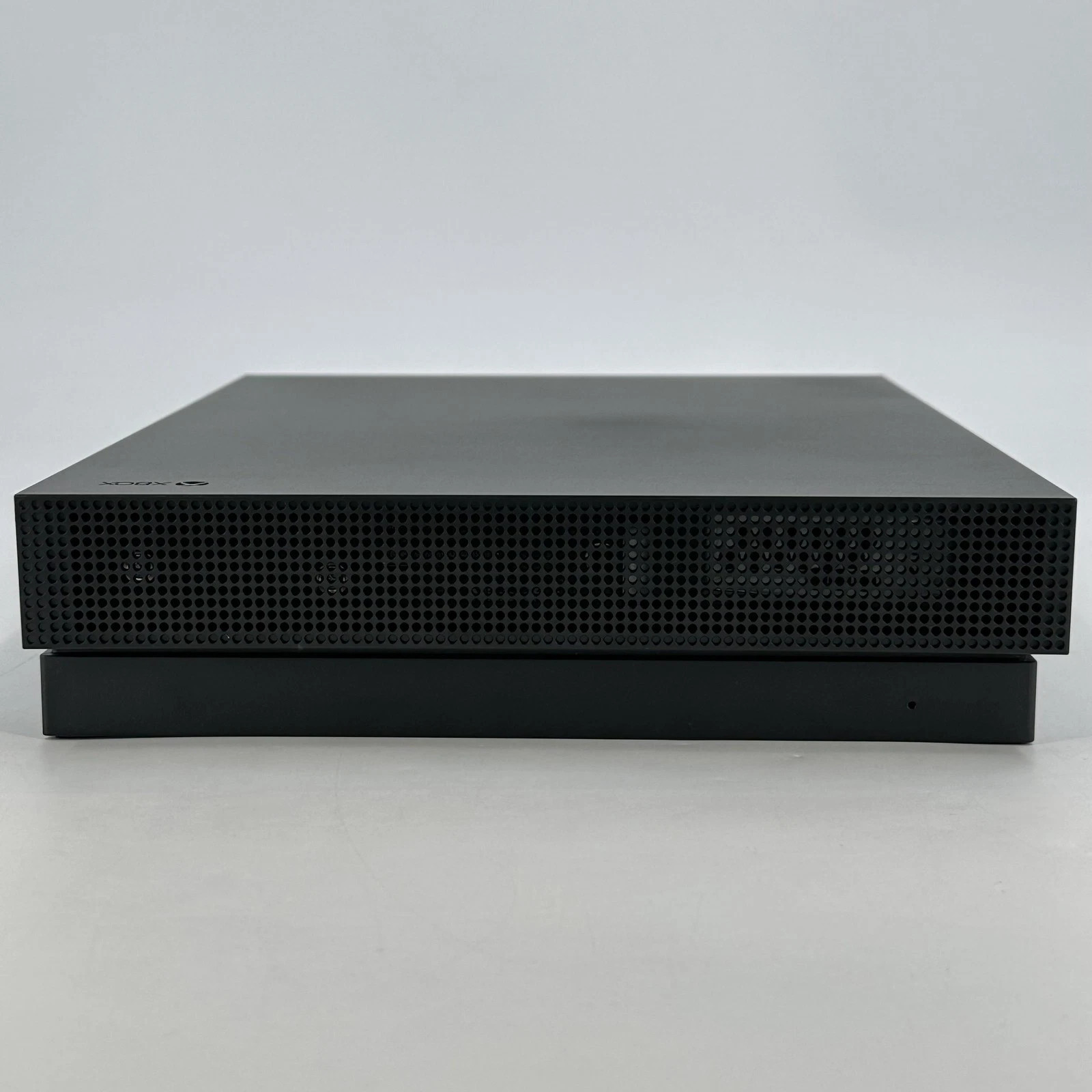 Microsoft Xbox One X Console Black 1TB w/ Controller/HDMI/Power Cord – Very Good