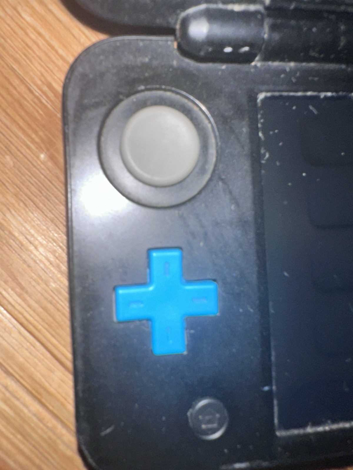Nintendo 2DS XL Handheld Console – Black/Turquoise For parts or Repair