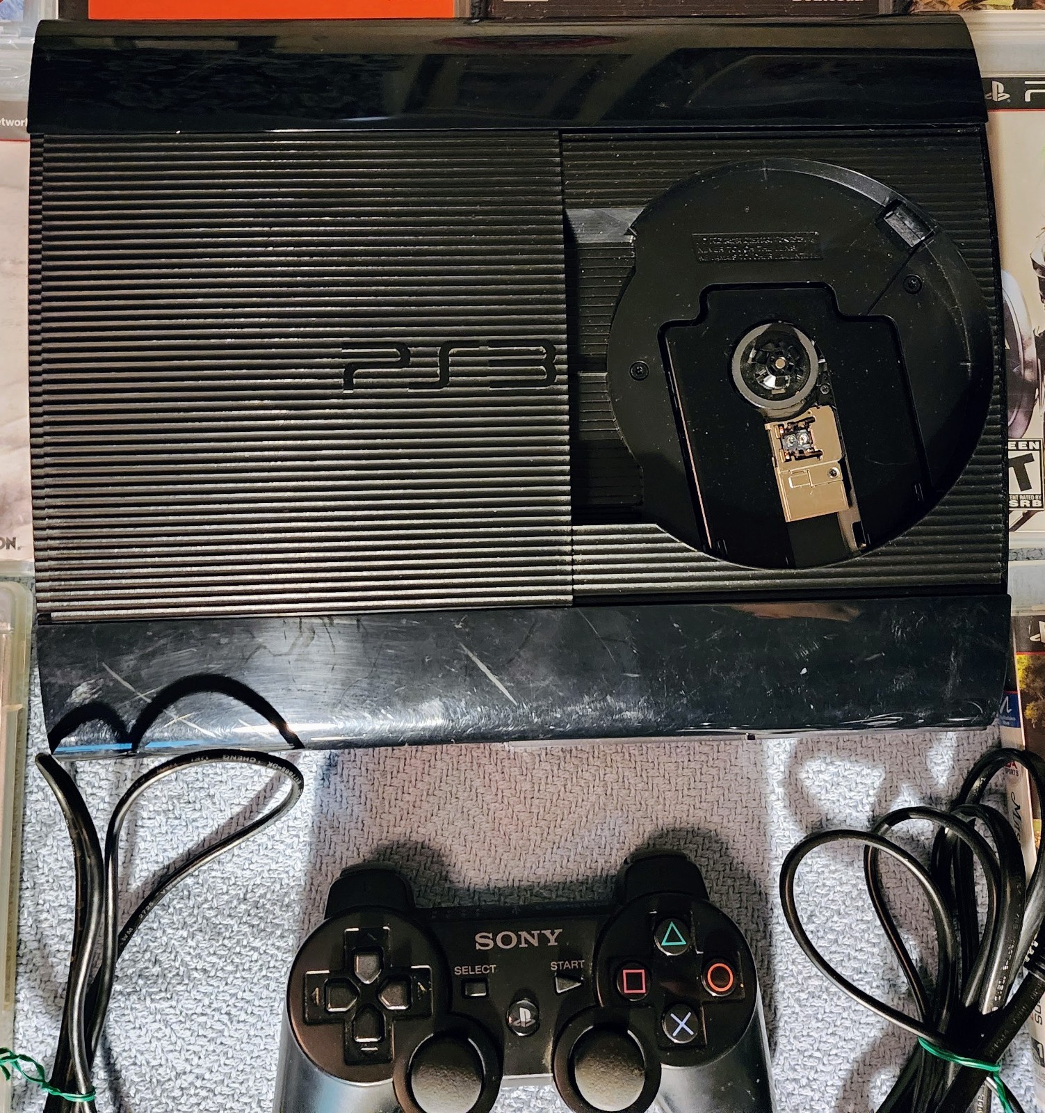 Sony PlayStation 3 Super Slim Console CECH-4001C 500gb Ps3 (Working) + 22 Games