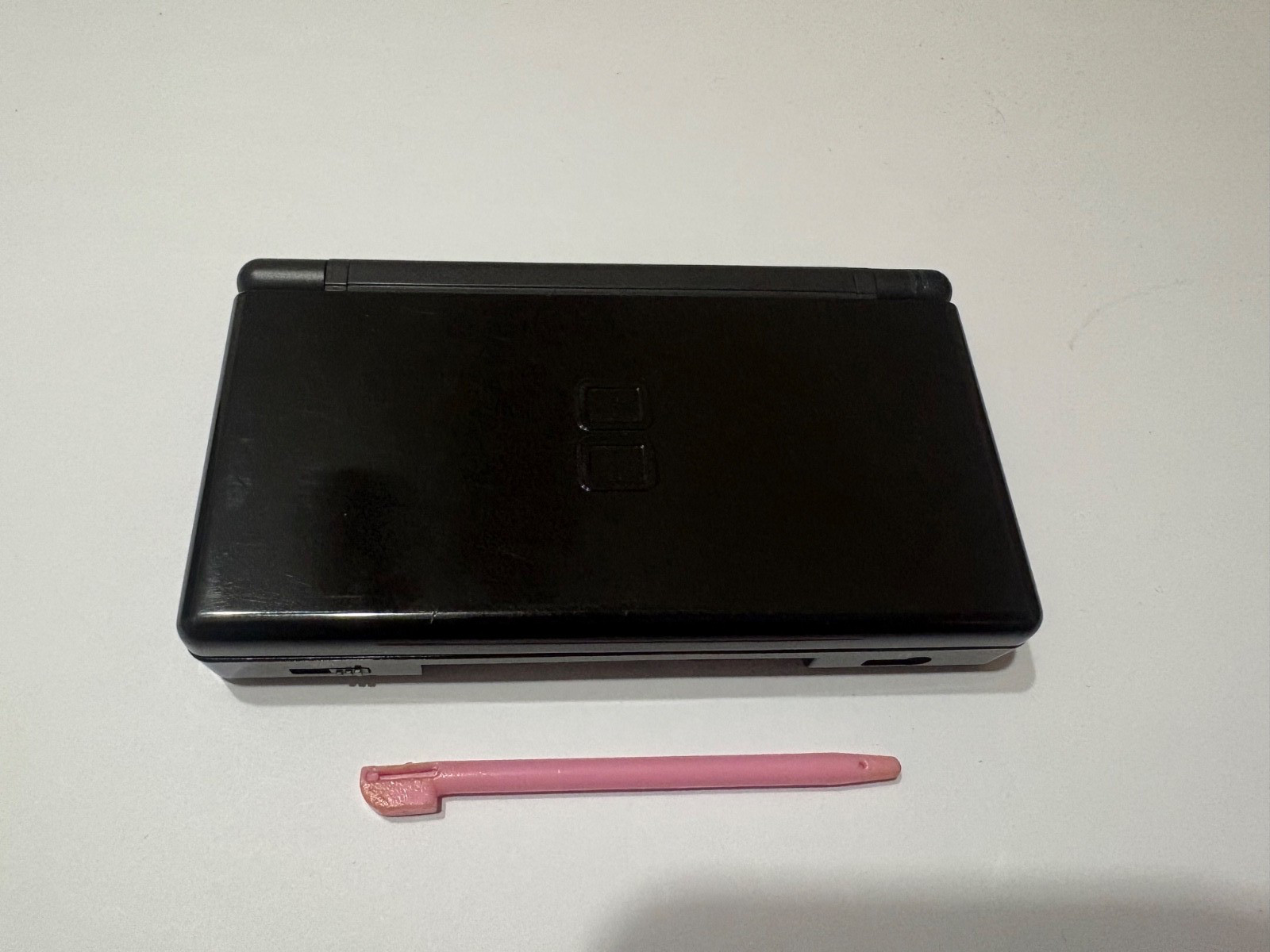 Nintendo DS Lite Handheld System – Onyx Black parts or repair, no sound