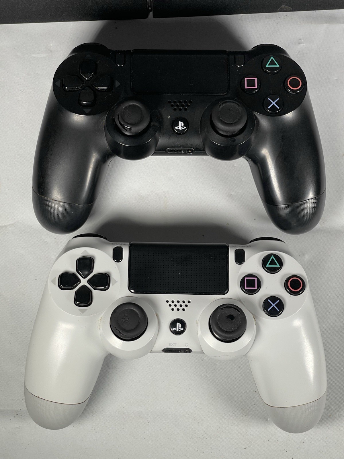Sony Playstation 4 500GB PS4 Console With 2 Controllers Games