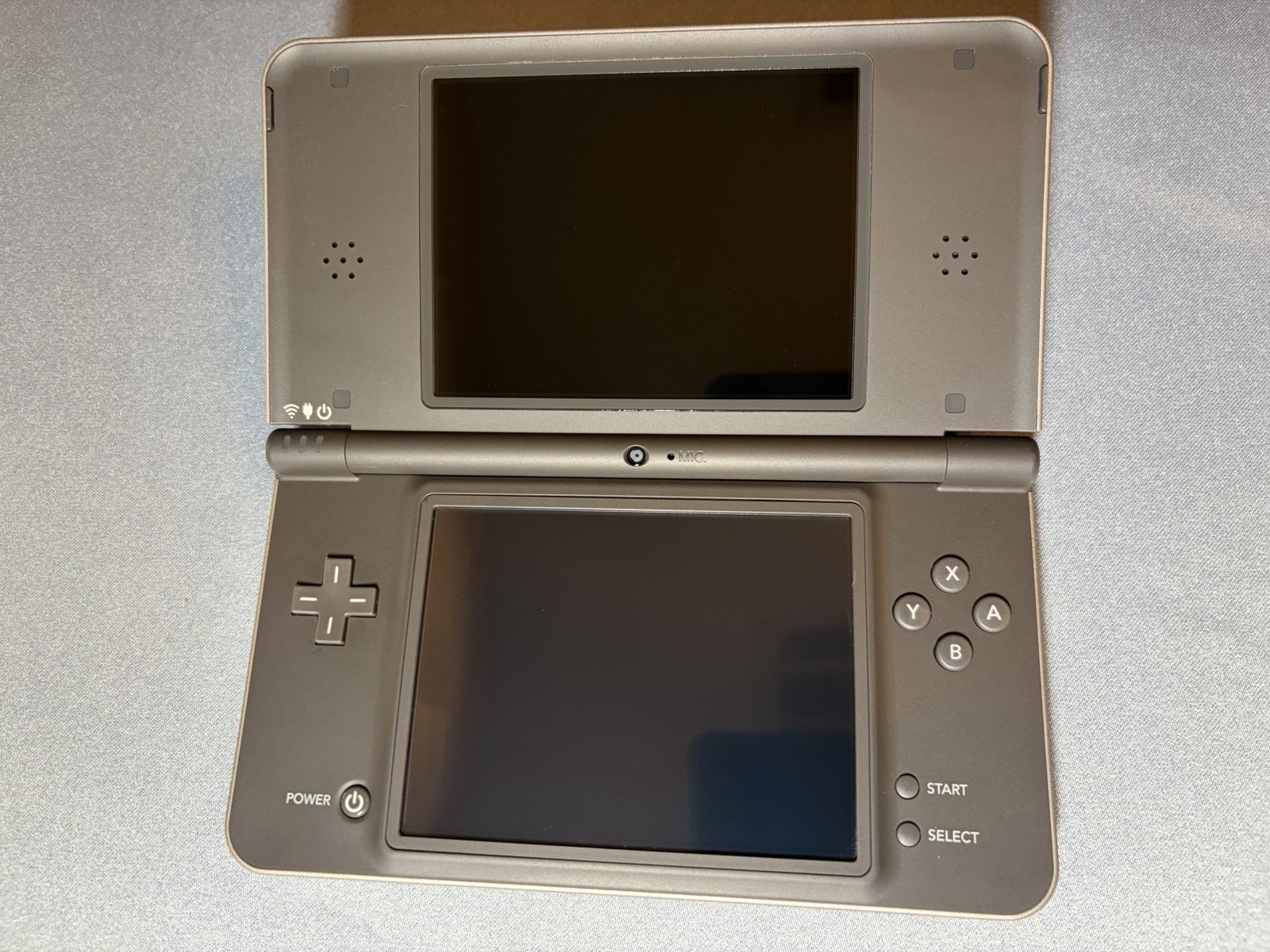 Nintendo DSi XL Bronze Handheld System Console In Box Near Mint
