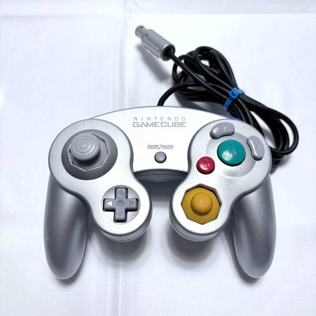 Nintendo GameCube Silver DOL-101 Console Bundle NTSC-J