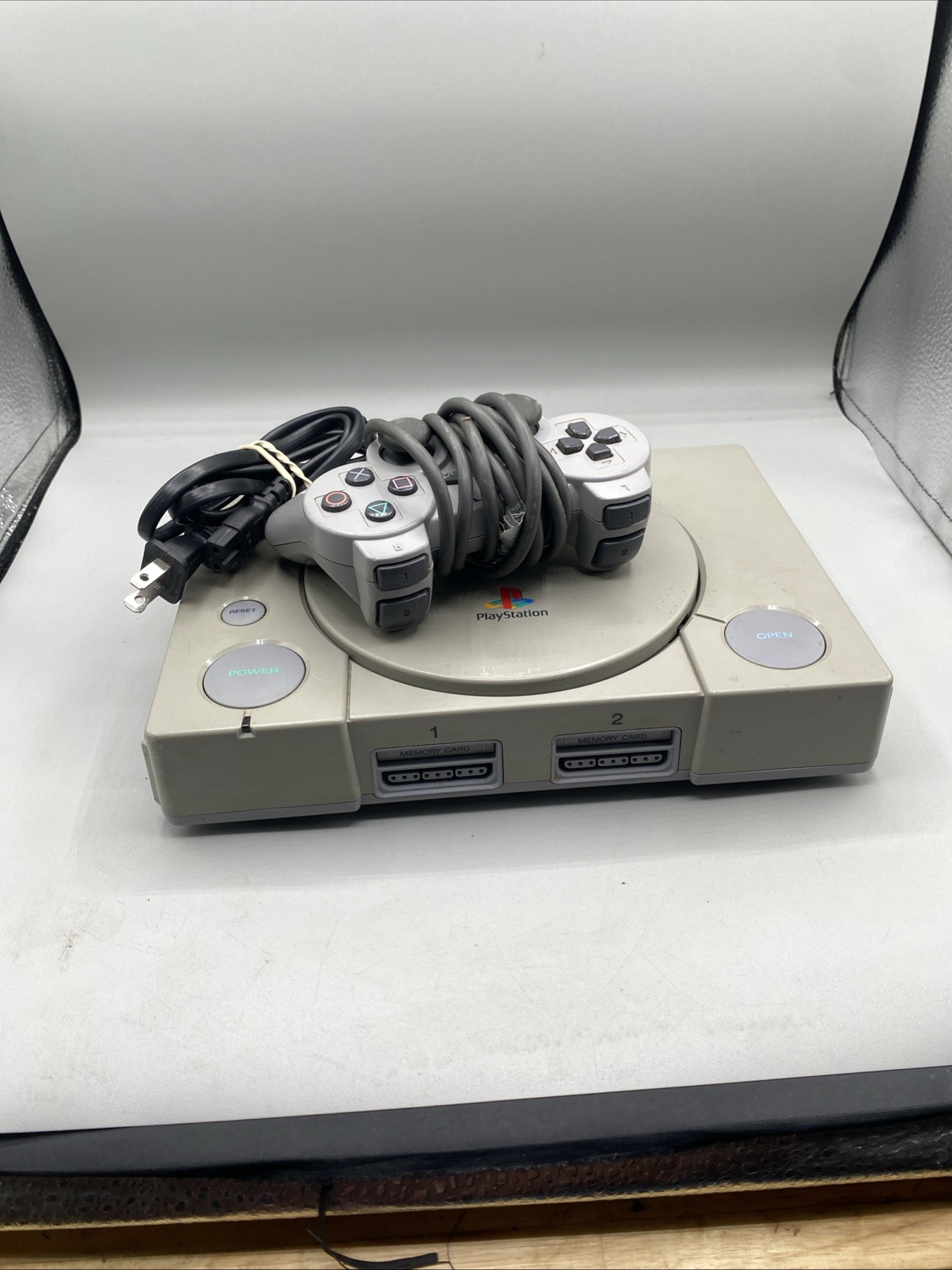 Sony PlayStation 1 PS1 Bundle – FOR PARTS/REPAIR SCPH-7001 TURNS ON Flaws Read