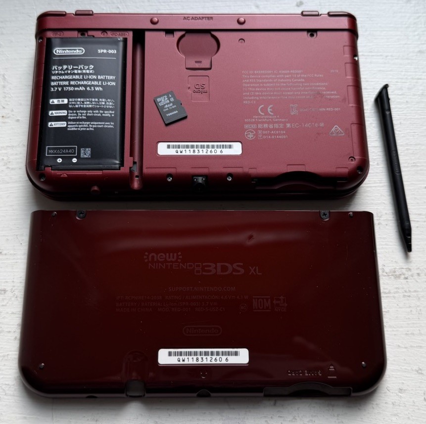New Nintendo 3DS XL Metallic Red RED-001 US 4GB Stylus Charger 5 Games Bundle
