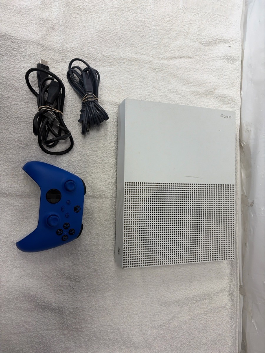 PRE OWNED MICROSOFT XBOX ONE S – CONSOLE – ALL-DIGITAL EDITION – 1TB (P23016500)