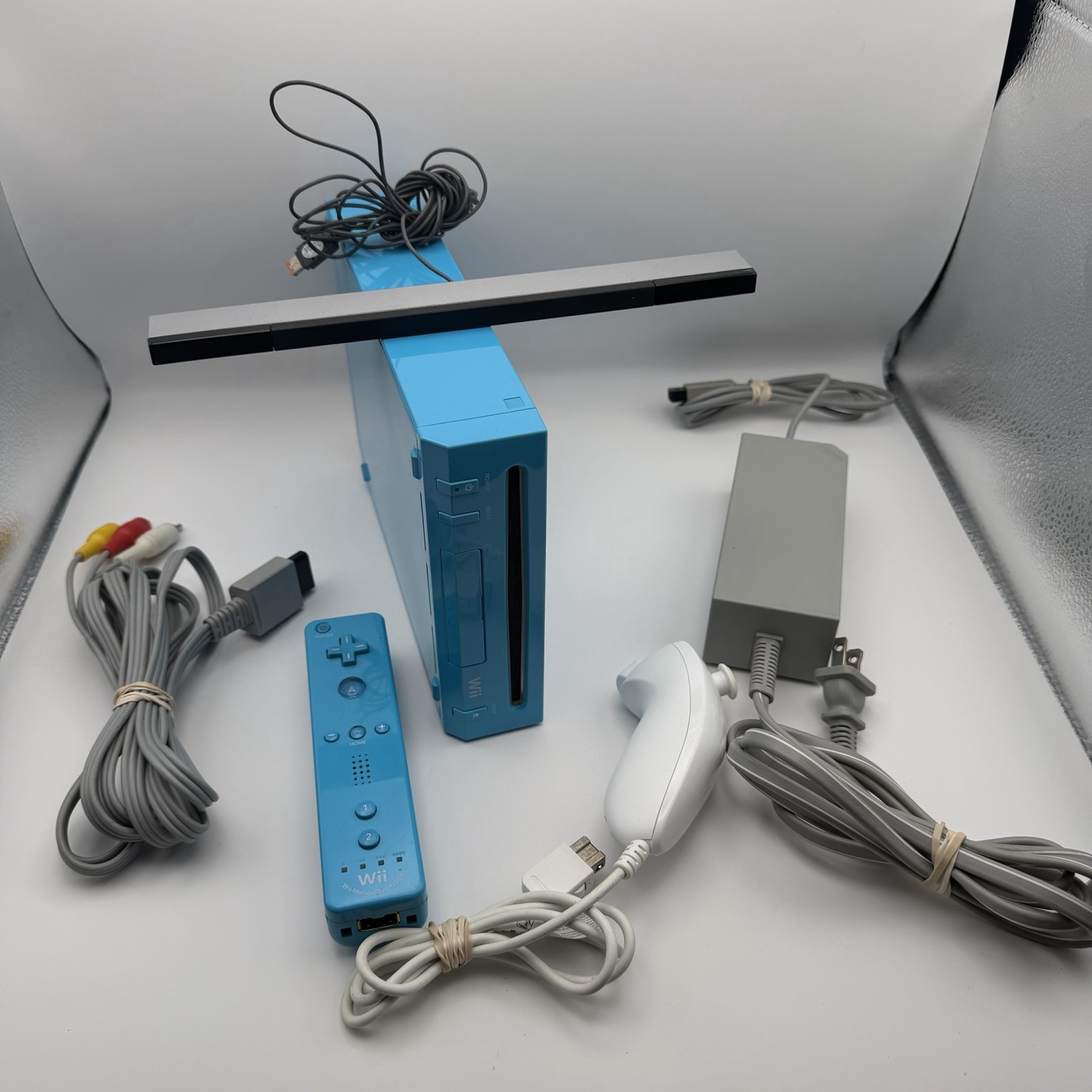 Nintendo Wii Console RVL-101 Blue Console + Motion Plus Controller – Tested