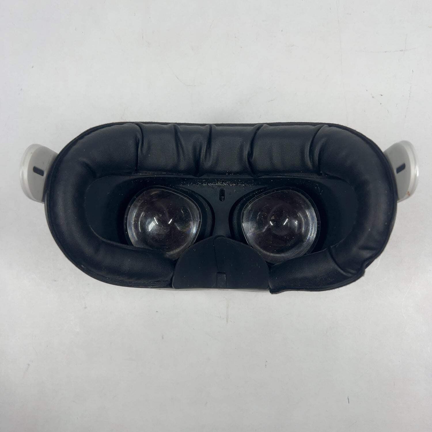 Broken Meta Quest 2 128GB Standalone All-in-One VR Headset KW49CM READ