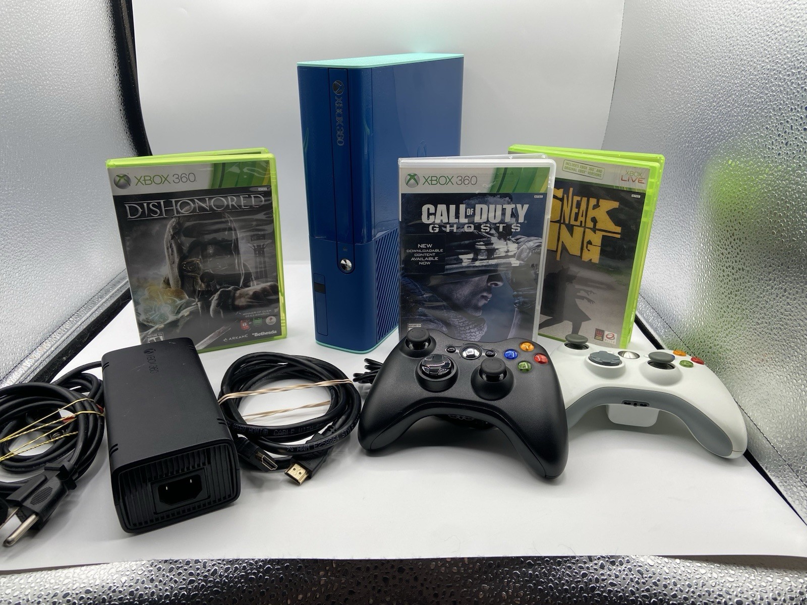 Microsoft Xbox 360 E Blue 500GB Bundle 2 Controllers 3 Games Tested Works