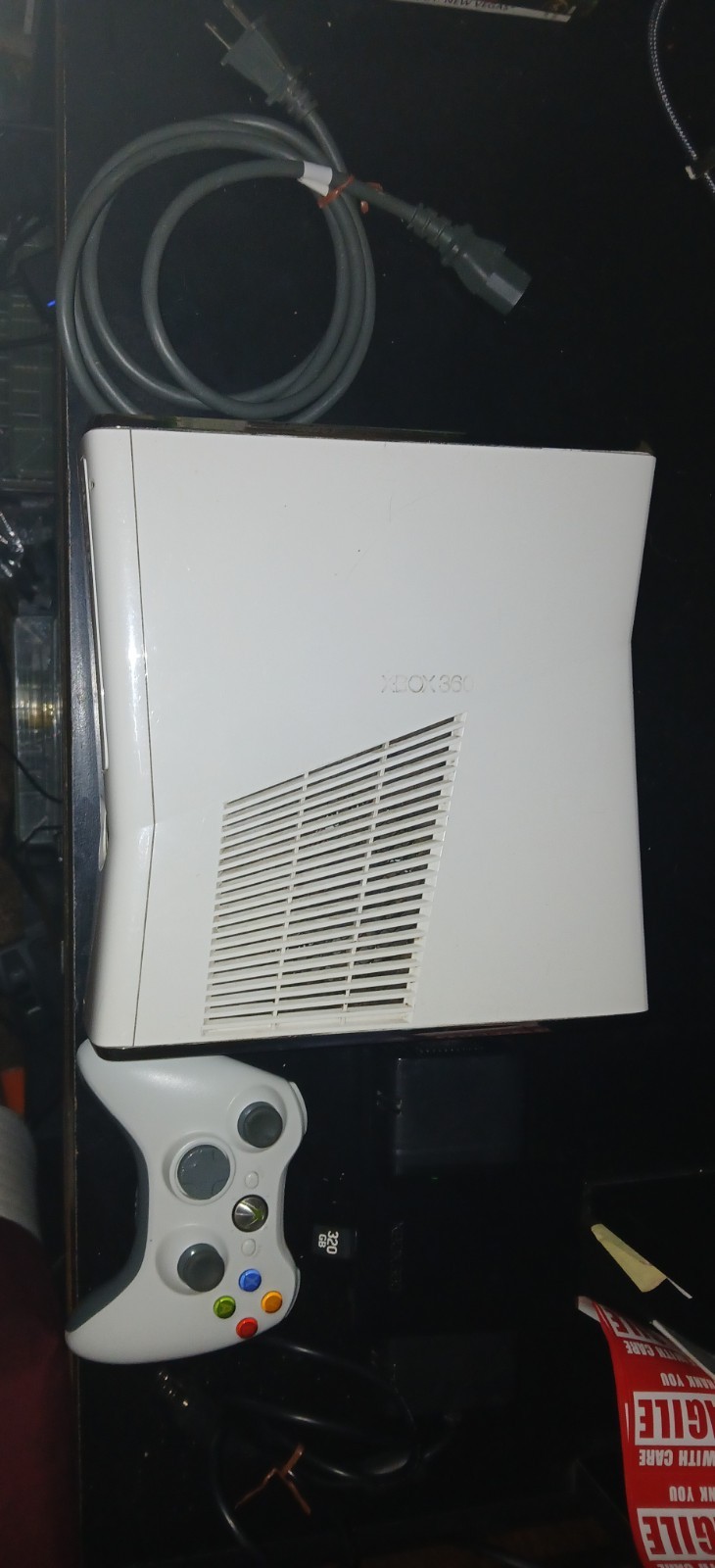 Microsoft Xbox 360 S White Console MPN 1439 Wi-Fi HDMI w/ Controller
