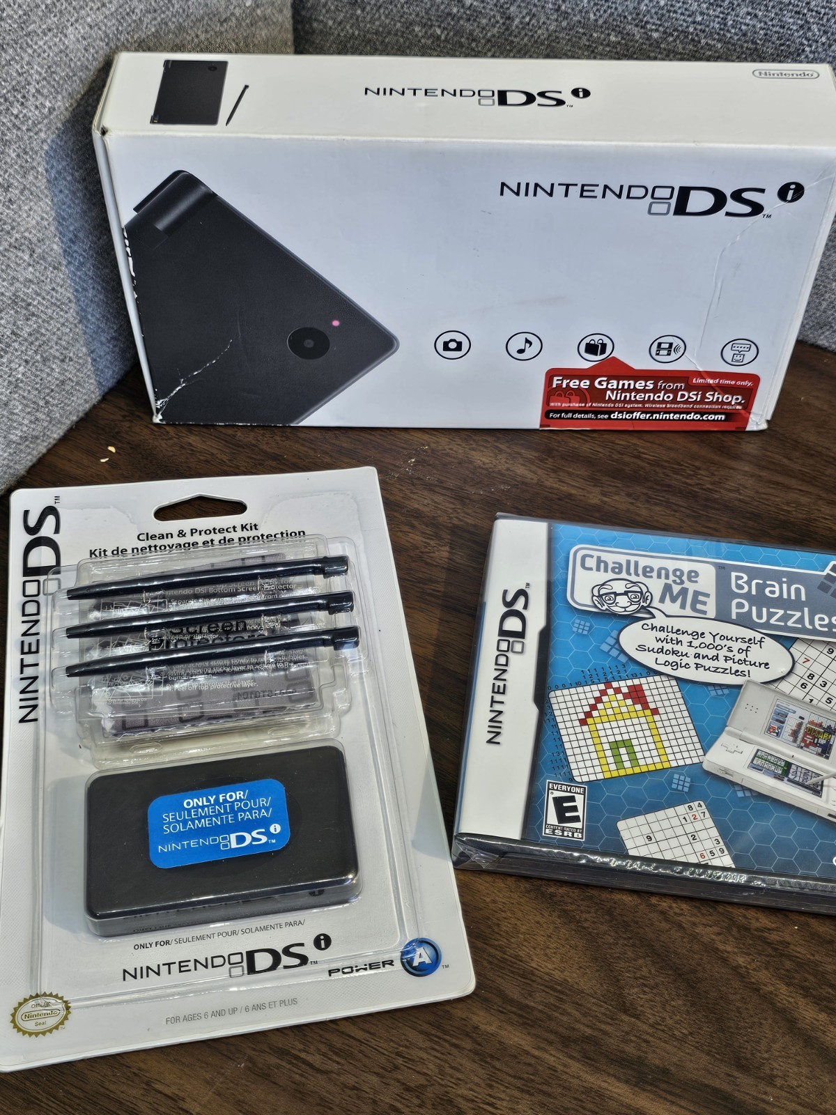 NINTENDO DSi Black Console NTSC U/C – Old Stock – TWL S KA USZ And Accessory Kit