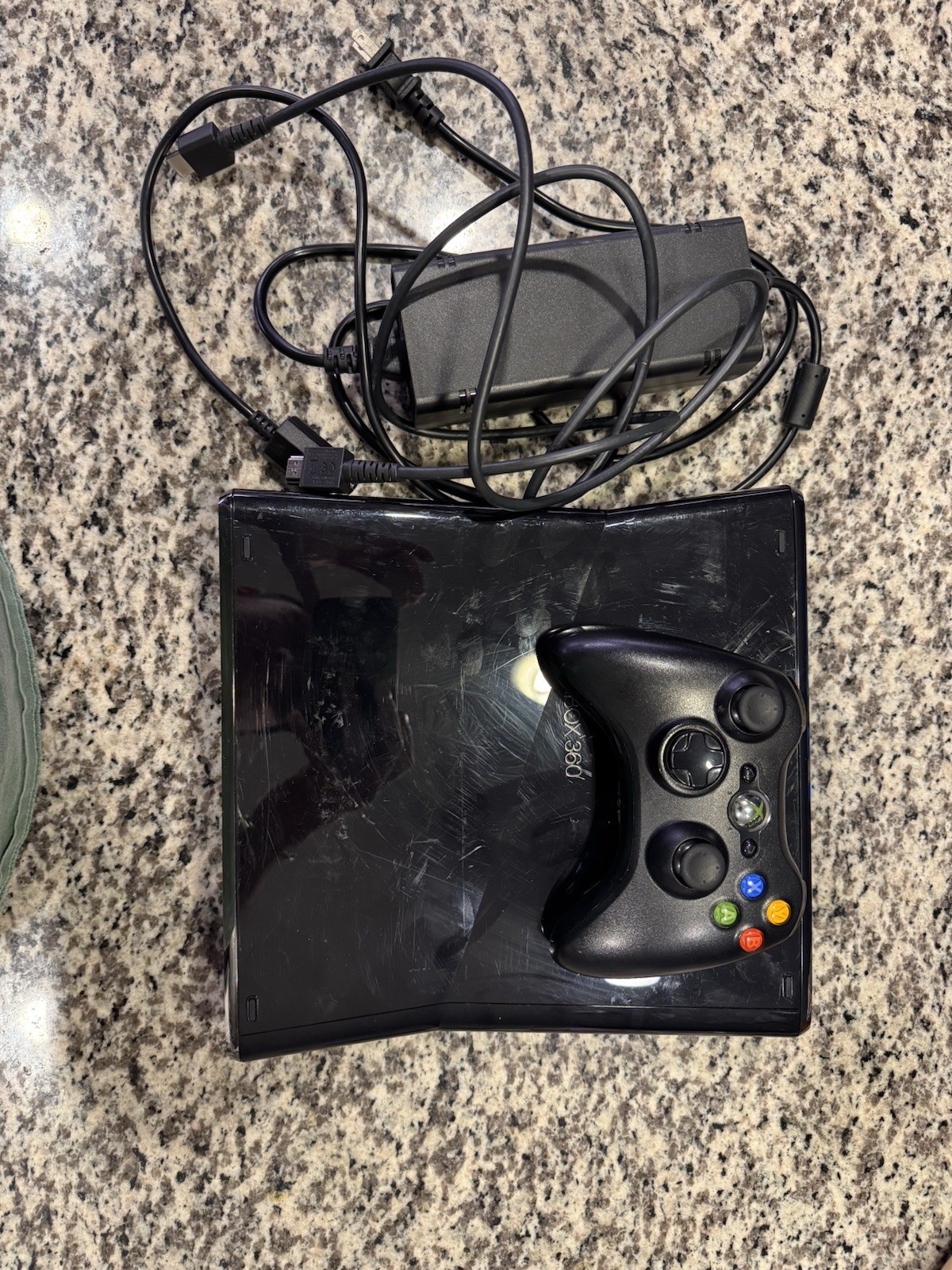Microsoft Xbox 360 S Black Console 250GB Hard Drive with Cords and Controller