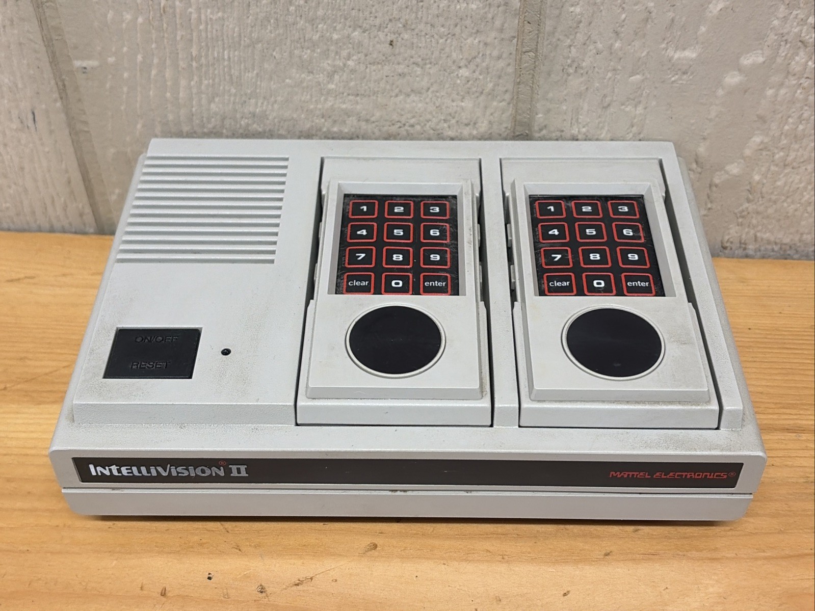Mattel Intellivision II Console System 5872 w/ Controllers Power Tested