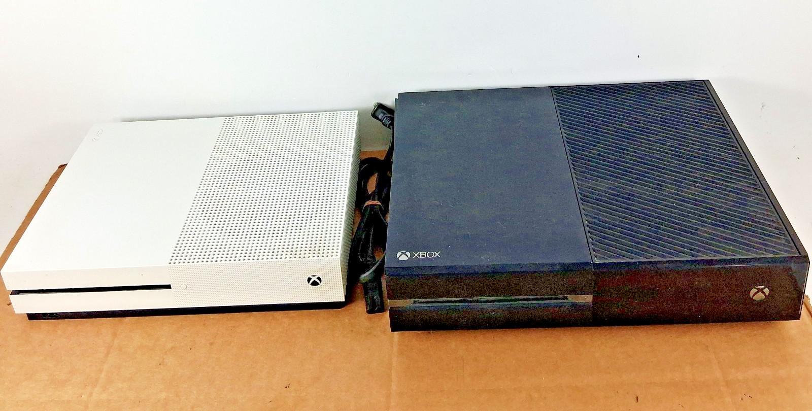 Microsoft Xbox One S 1681 Console & Microsoft Xbox One 1540 For parts or not wor