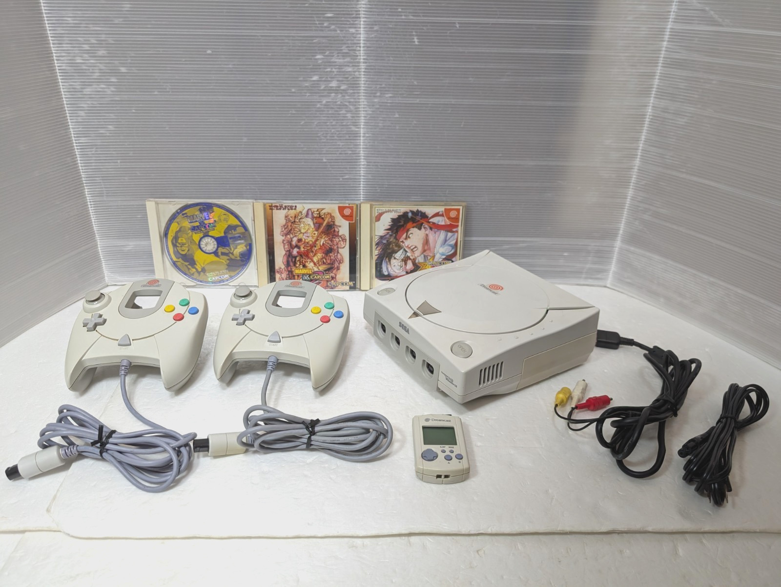 SEGA Dreamcast Console 2 Controller Visual Memory Marvel vs Capcom 2 Japan