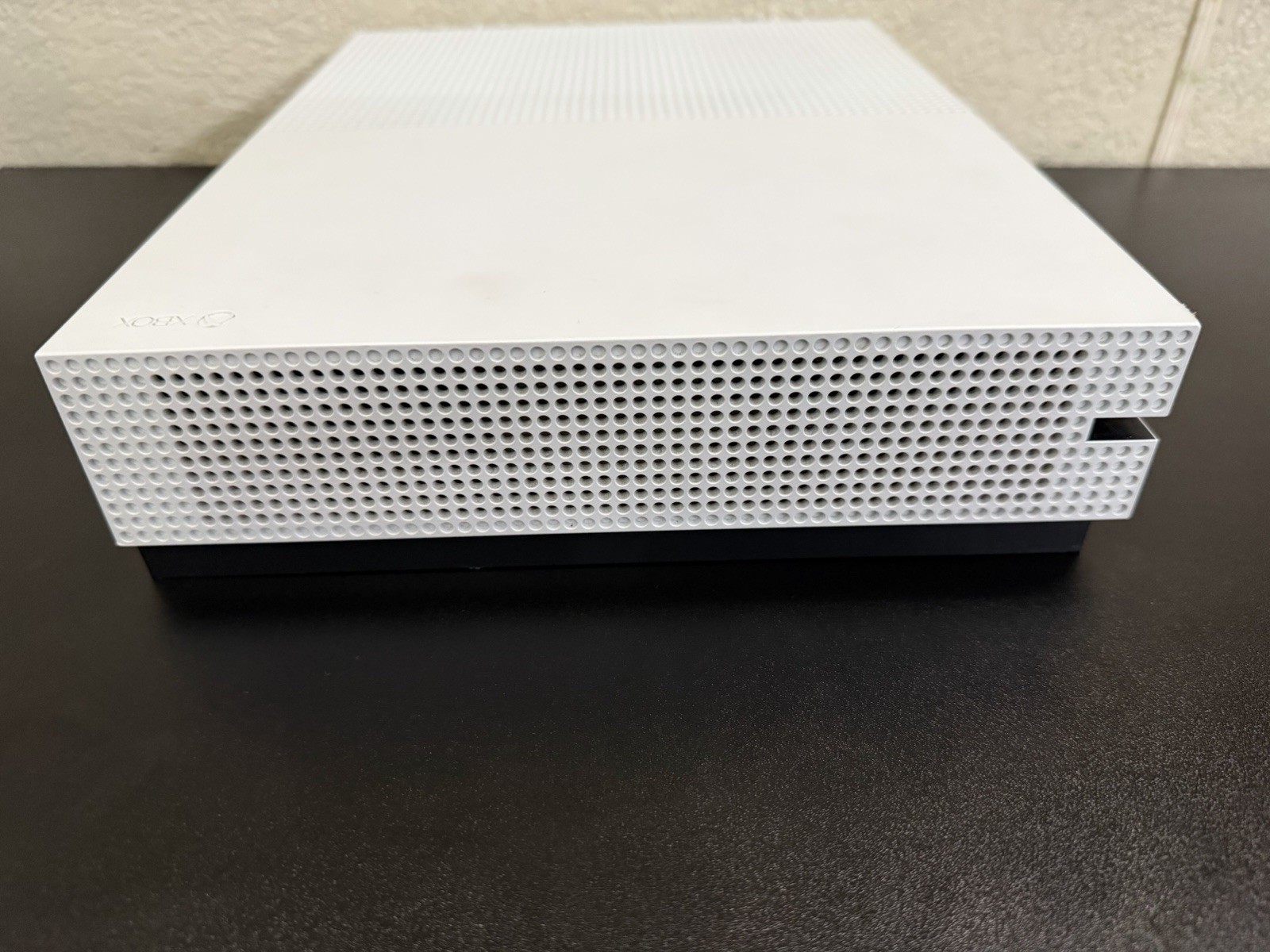 Xbox One S Console Bundle – Controller + GTA 5 Included