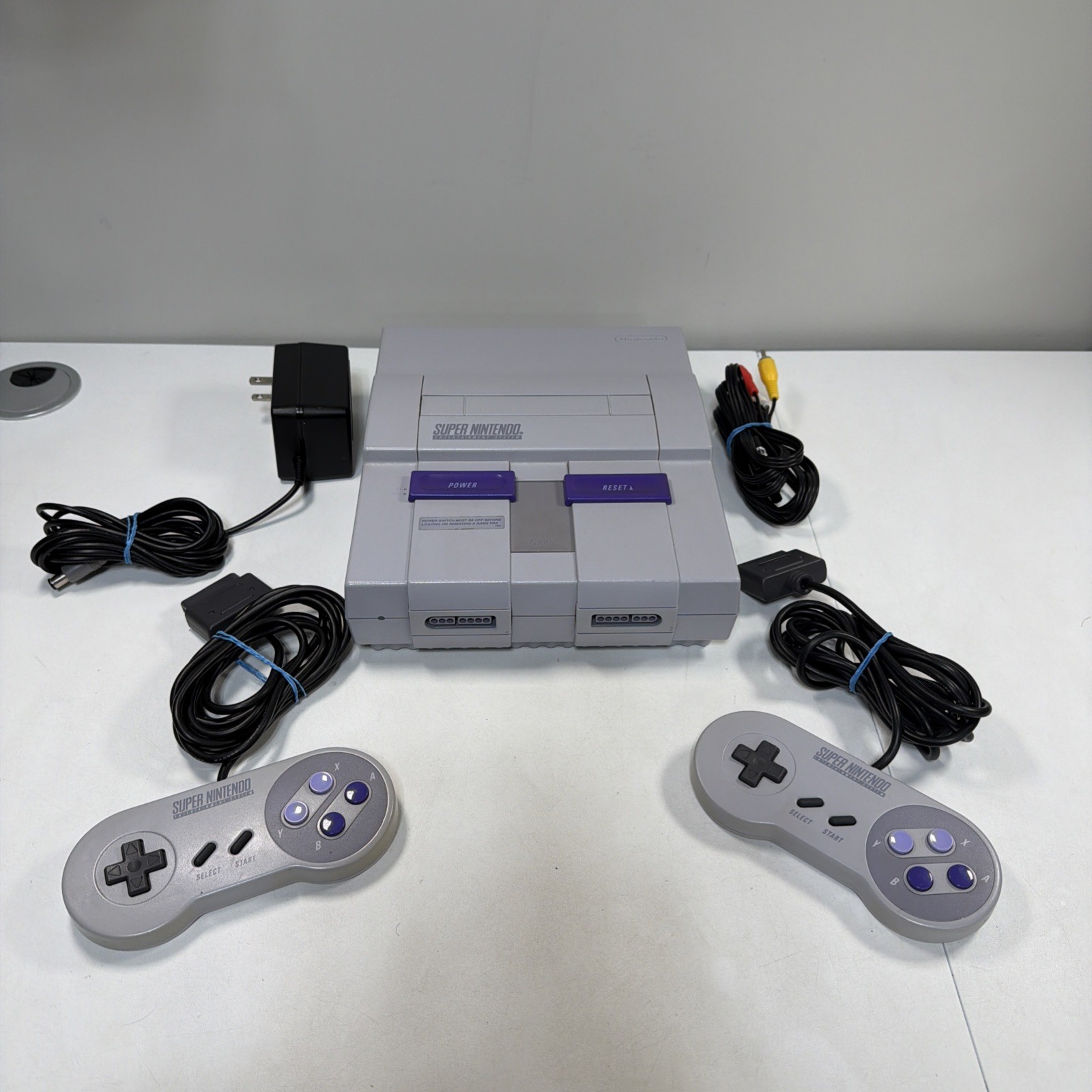 Nintendo SNES Console SNS-001 Bundle 2 Controllers Cables Tested