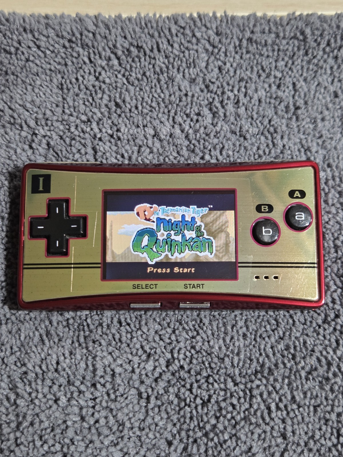 Nintendo Game Boy Micro 20th Anniversary Edition Famicom CIB + Charger & Games