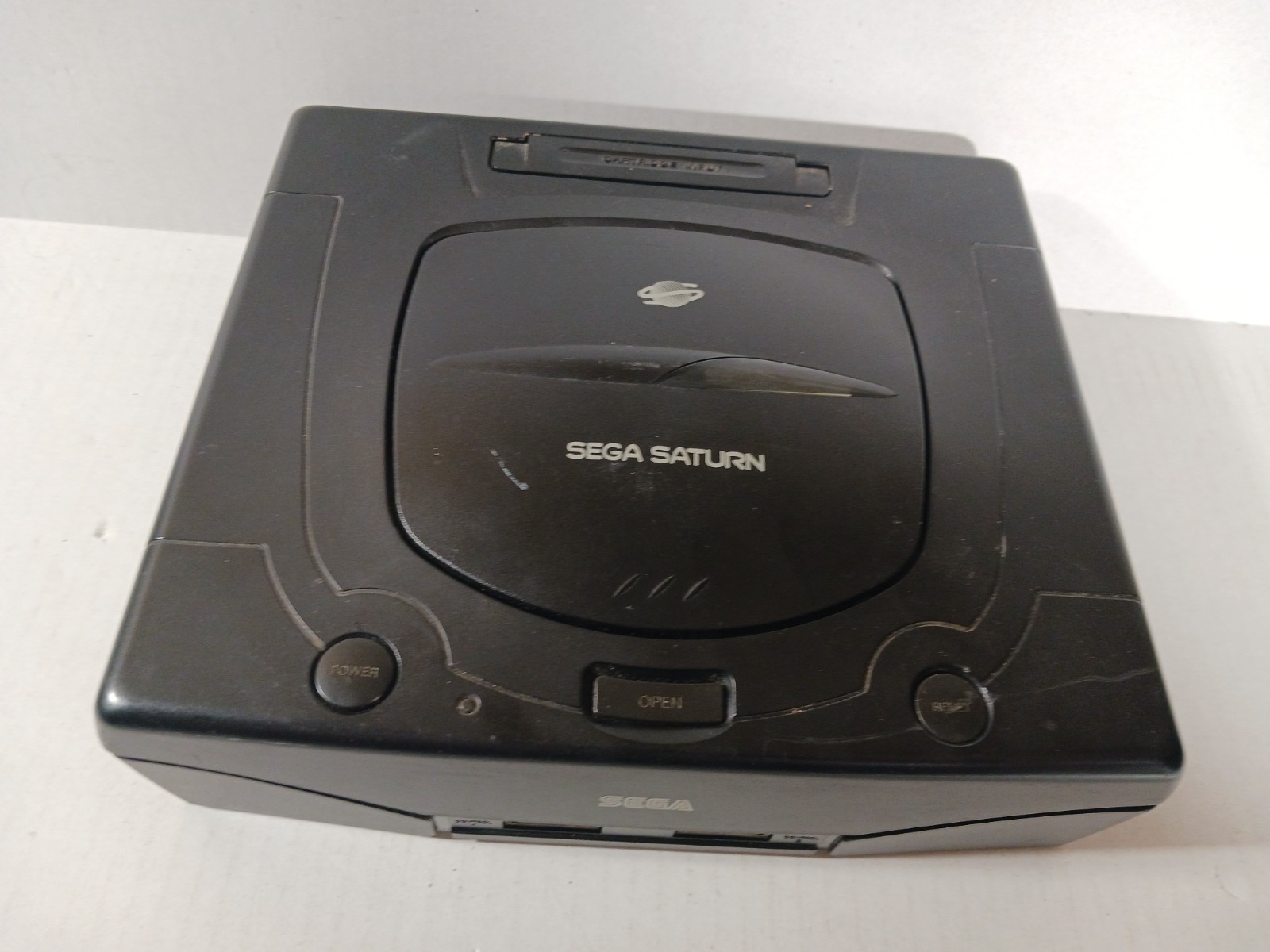 SEGA Saturn CONSOLE ONLY FOR PARTS OR REPAIR MISSING SPINDLE DISK HOLDER SLOT