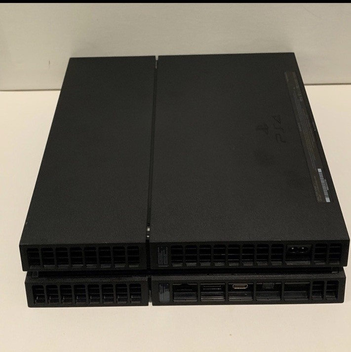 Sony PlayStation 4 Console & Remote Black CUH-1215A HDMI USB Wi-Fi Capability