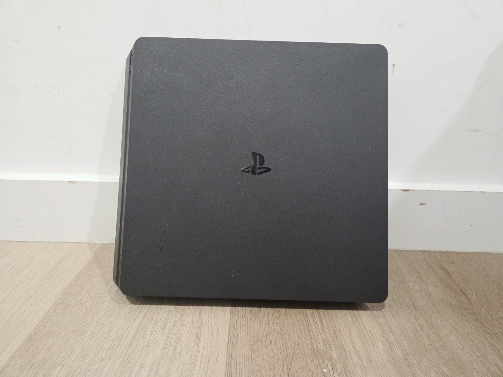 Sony PlayStation 4 PS4 Slim Console Bundle w/ Controller، 5 Games GTA V With Map