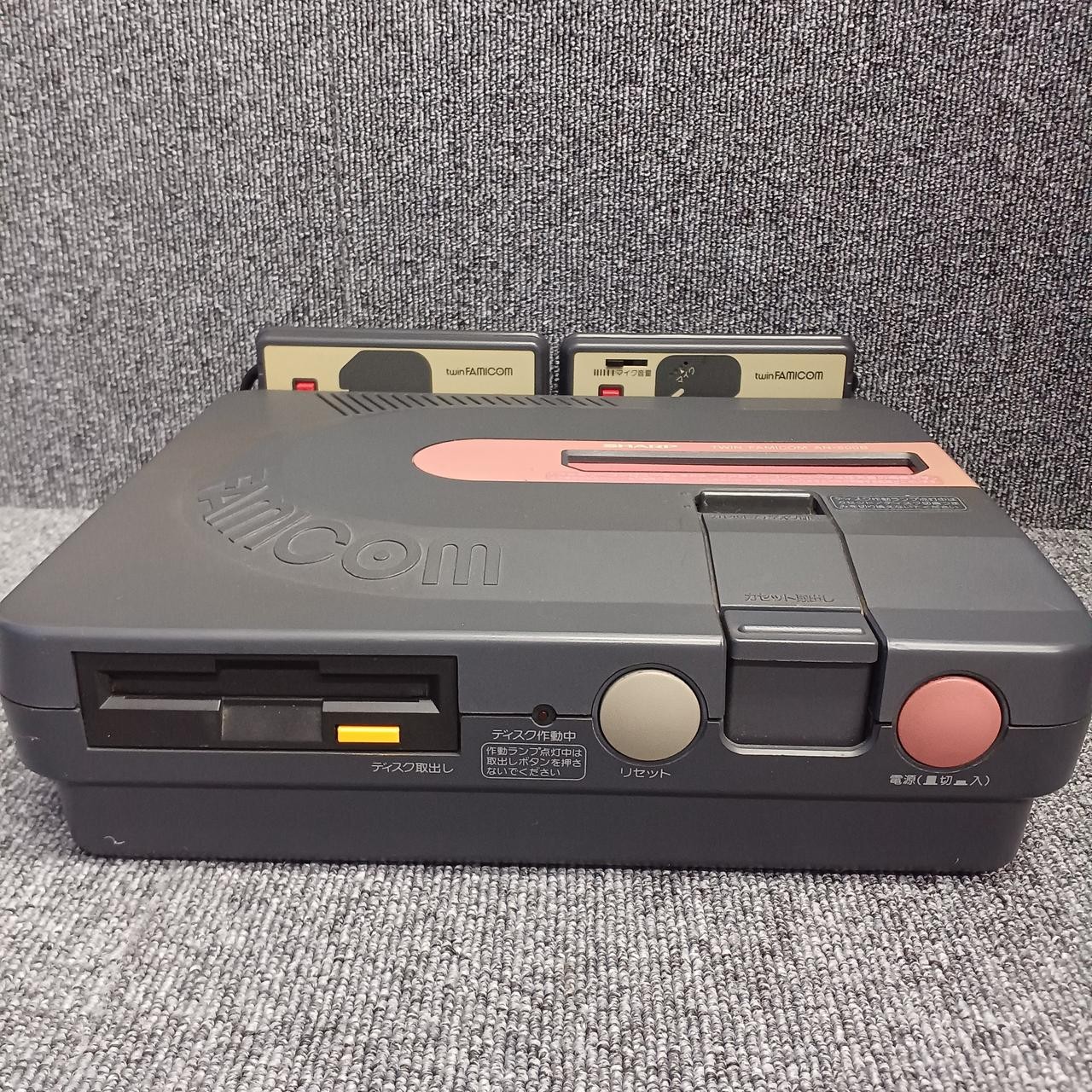 SHARP AN-500B Twin Famicom NINENDO display VER.