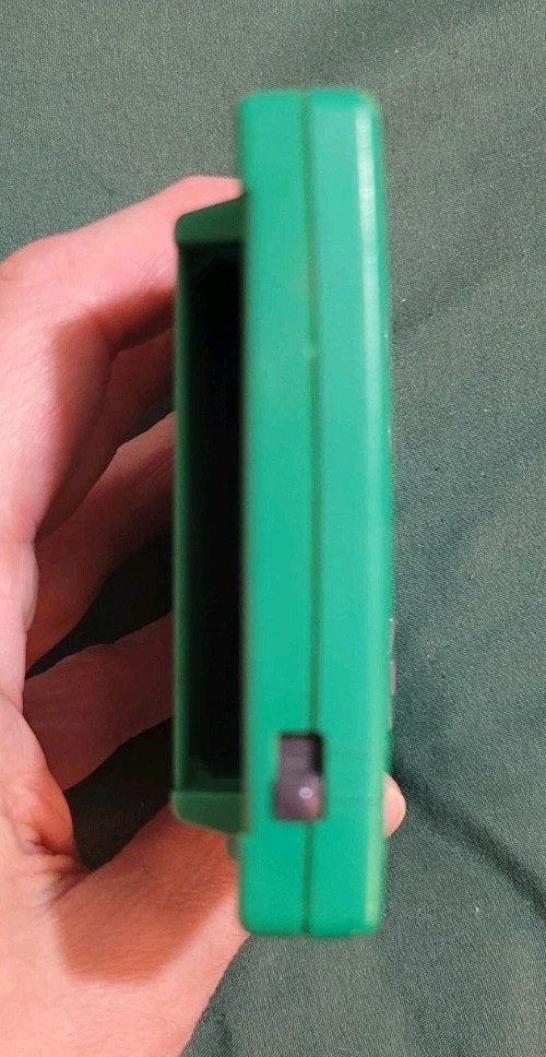 Gameboy Pocket – Green – Plays, But With A Broken Screen