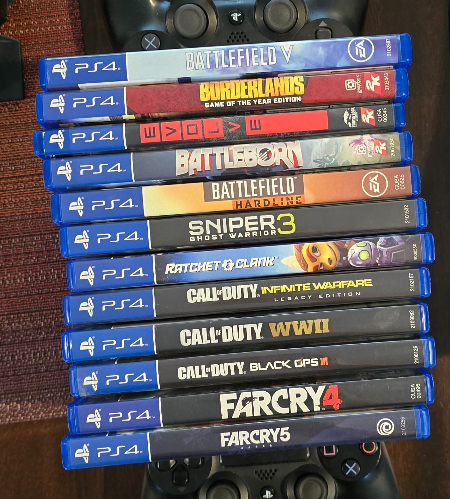 PS4 Bundle (500 GB): Console + 3 Controllers & Charger + 12 Games