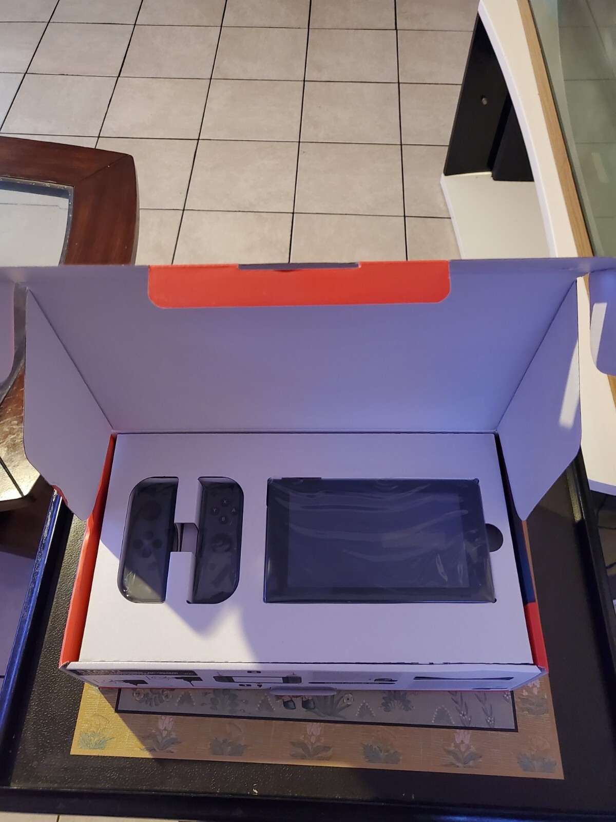BRAND NEW Nintendo Switch Console w/ Gray Joy Controllers 32GB V2
