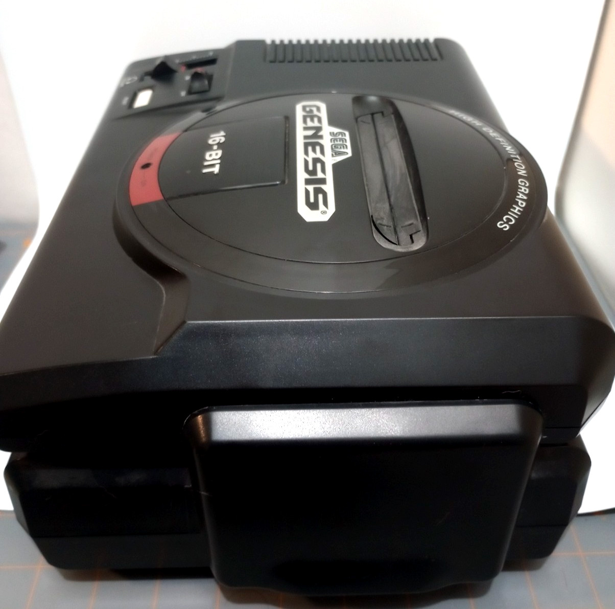 READ Sega CD, Model 1690 + Sega Genesis Model 1 UNTESTED FOR PARTS AS IS