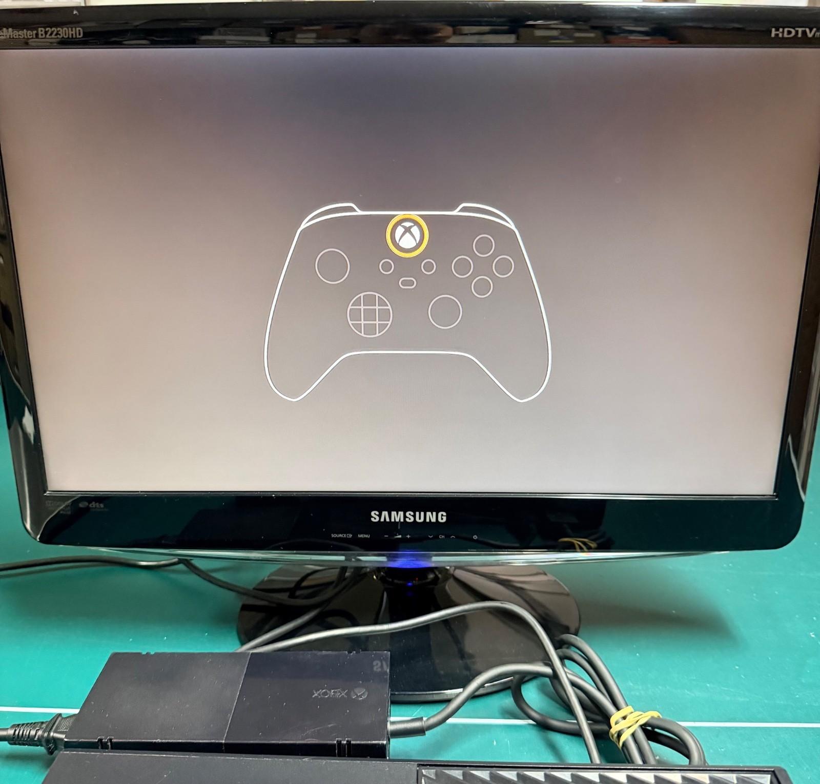 Microsoft Xbox One 500GB Console BLK 1540 Bundle w/1 Controller, 15 Games Tested
