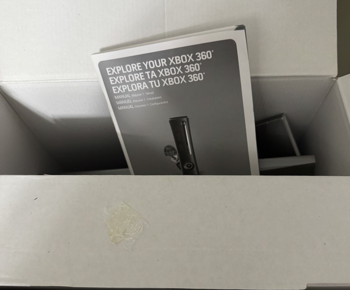 Microsoft Xbox 360 elite BOX ONLY With Manuel