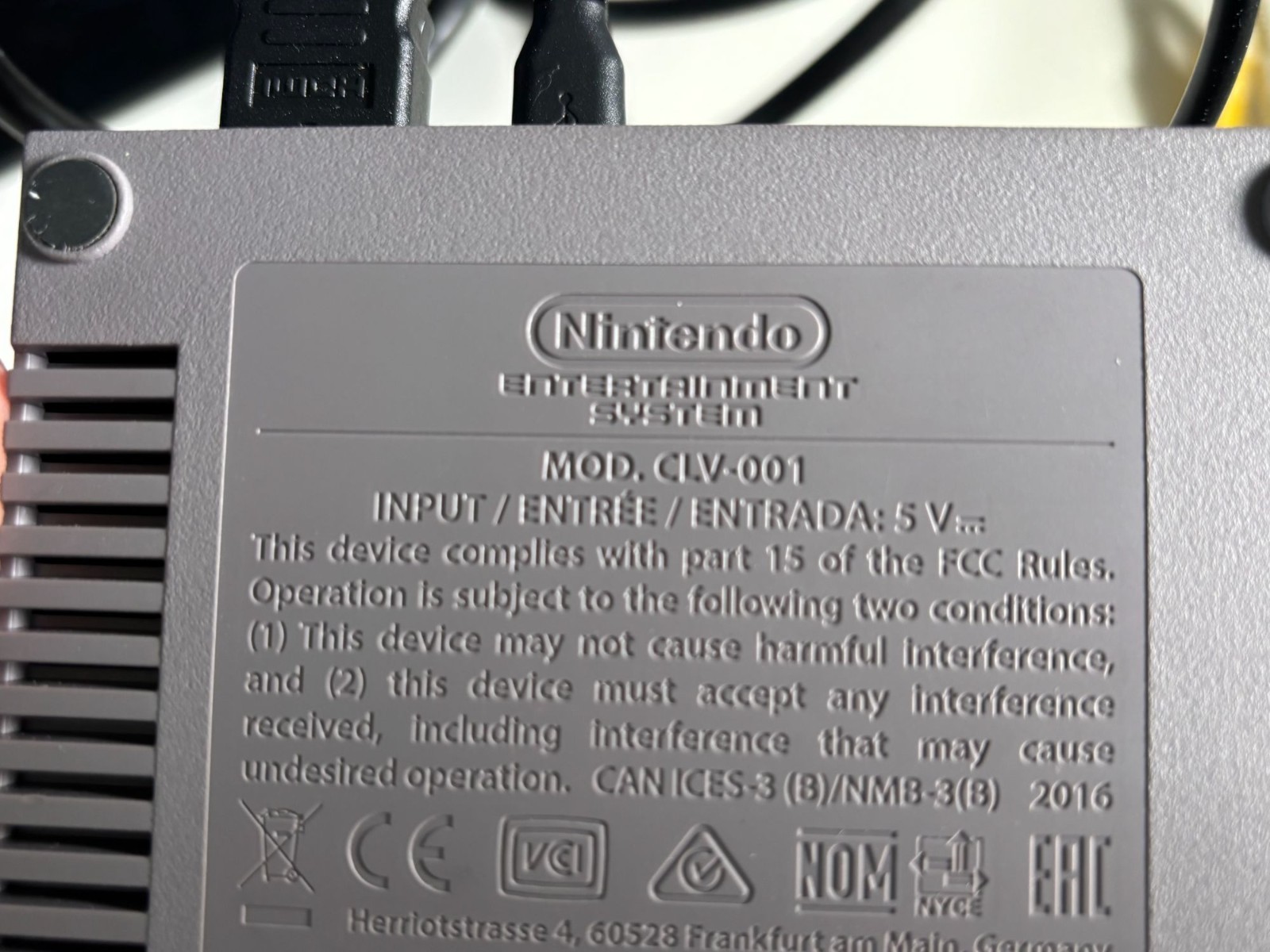 Nintendo Classic Mini NES Console With Controller Model CLV-001 Preloaded Games