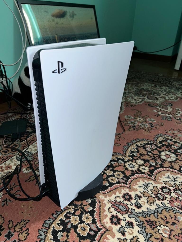 Sony PS5 Digital Edition Console EA SPORTS FIFA 23 Bundle – Bianco