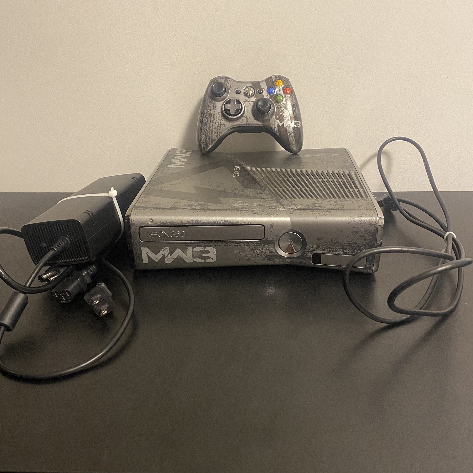 Call Of Duty Modern Warfare 3 Xbox 360 320GB Console – Controller, Cables,