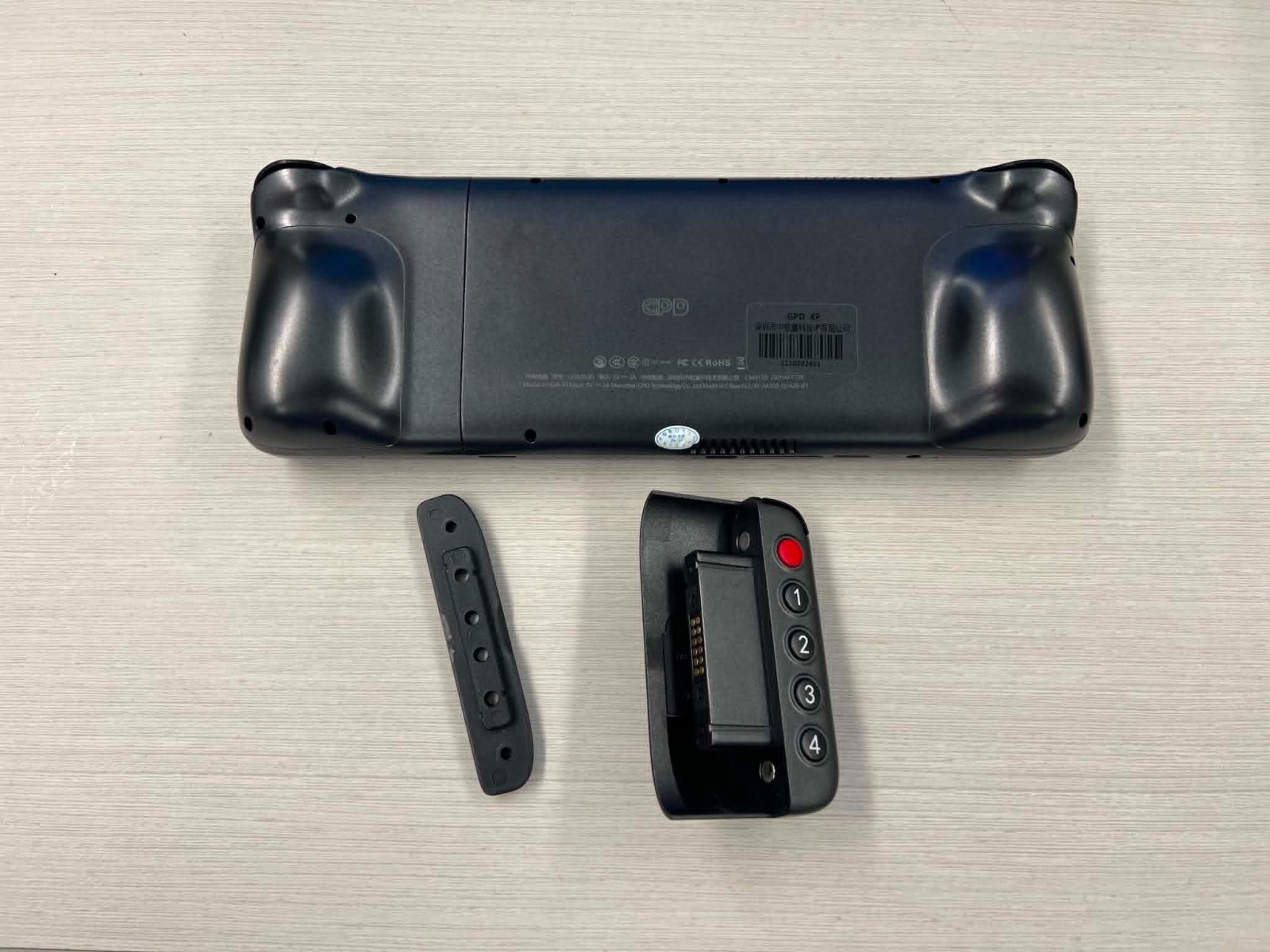 GPD XP Handheld Game Console w/Accessories, 5500+ Games card bundle, Good Con.
