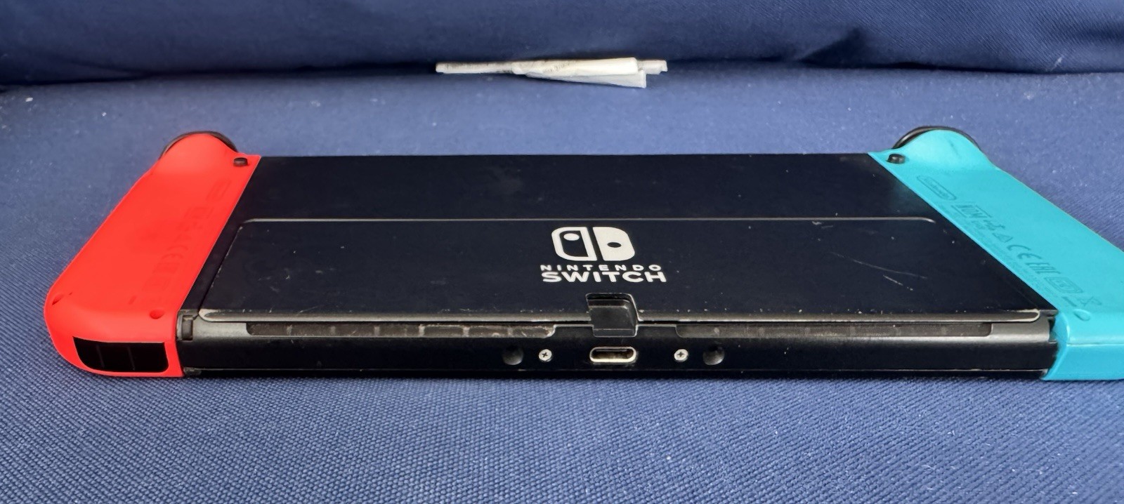 Nintendo Switch OLED Splatoon 3 Edition with joy cons and charger