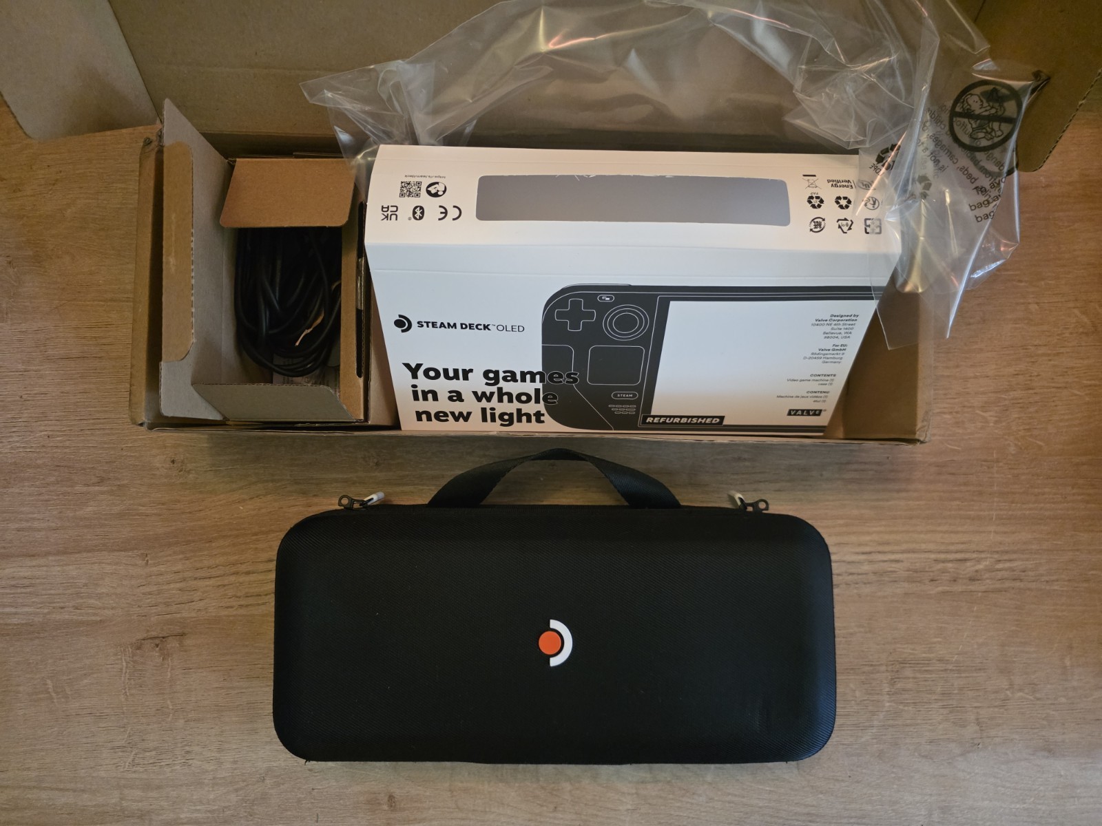 1tb Oled Steam Deck with Case and Charger Excellent condition please read