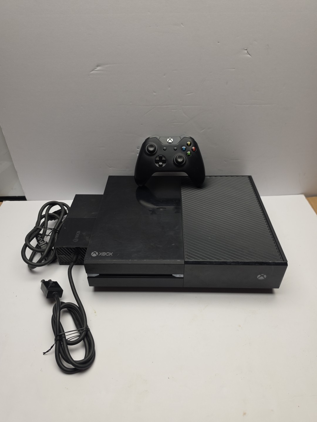 Xbox One 1540 Black Console with Power Supply 500 GB