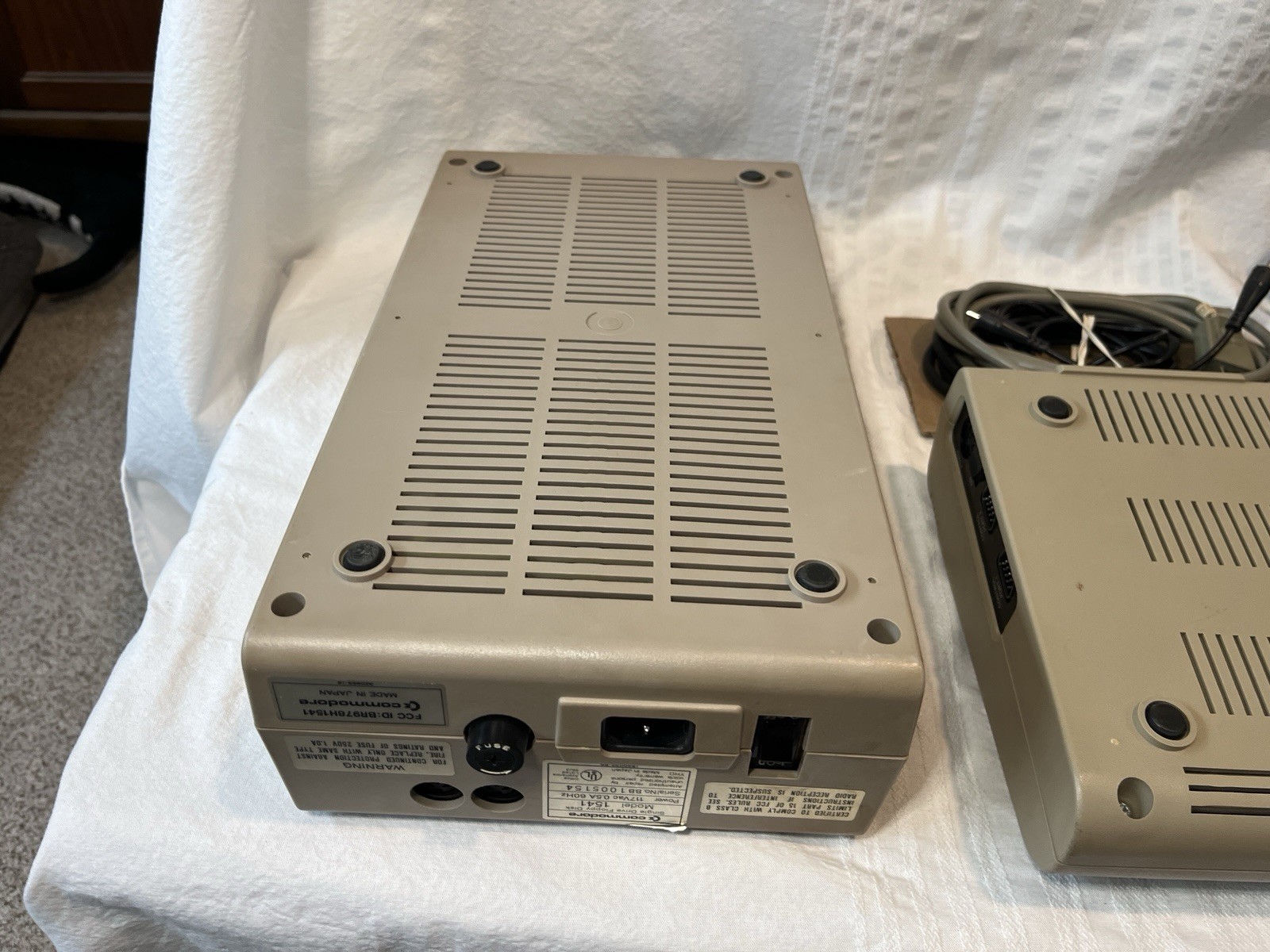 Commodore 64 Console + 1541 Disk Drive + Box/Accessories: Powers On – No Video