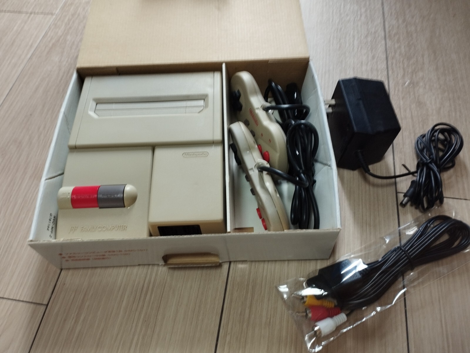 Nintendo New AV Famicom Console System HVC-101NES Japan Box in excellent!!