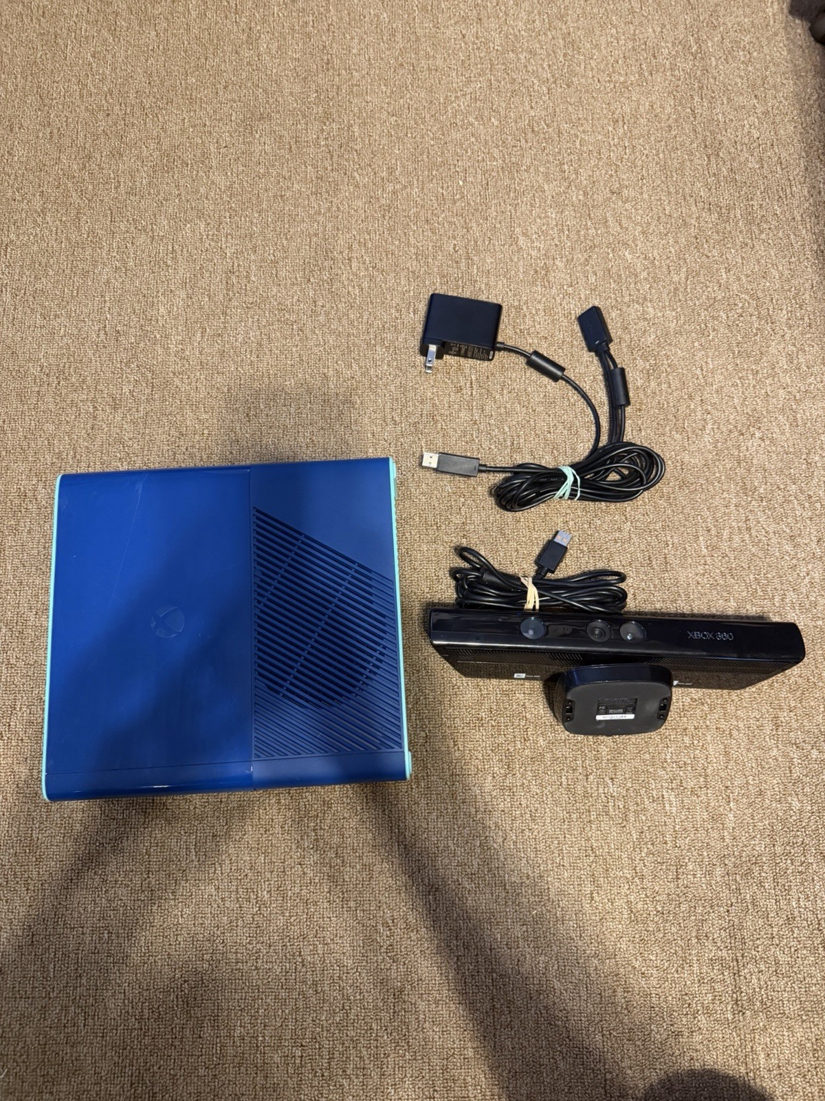Microsoft Xbox 360 E Blue Console No Controller 500gb call of duty edition