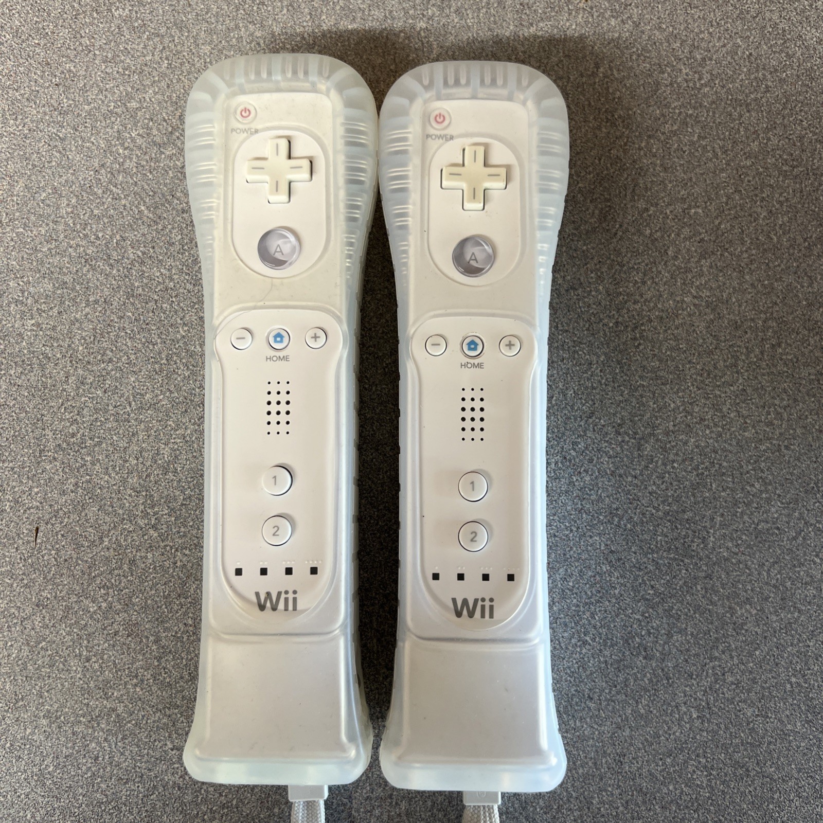 Nintendo Wii Console Bundle Model# RVL-001 with 2 Remotes & 1 Nunchuck Tested