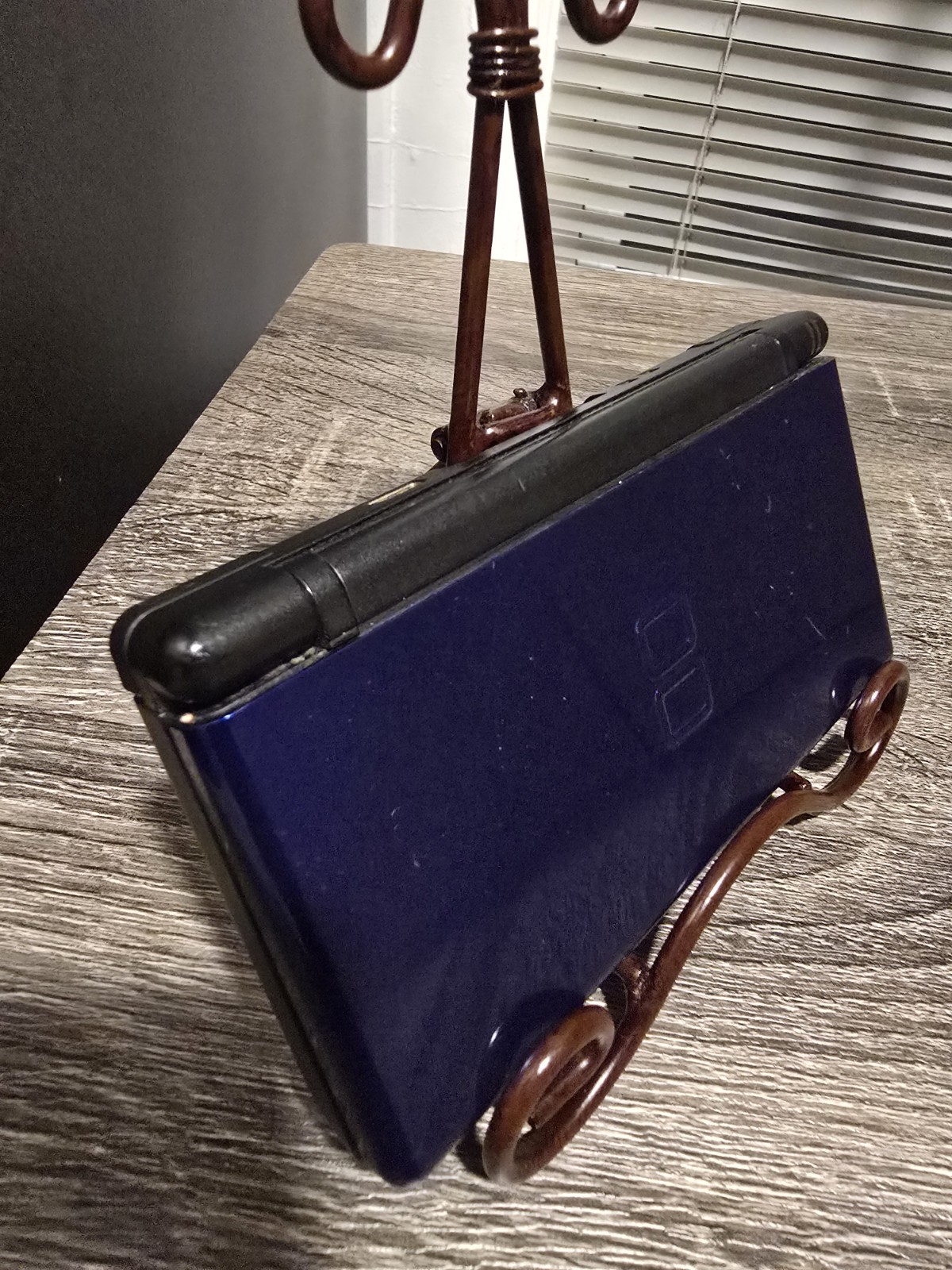Nintendo DS Lite Handheld System – Cobalt/Black + Manuals & 8 Games Bundle