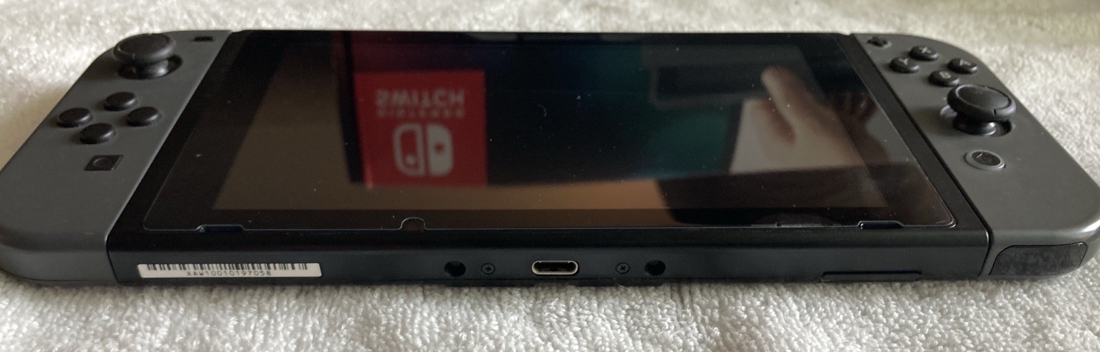 Nintendo Switch -HAC-001- Unpatched + 120 GB SD Card, Dock, Power, Box, 3 Joycon