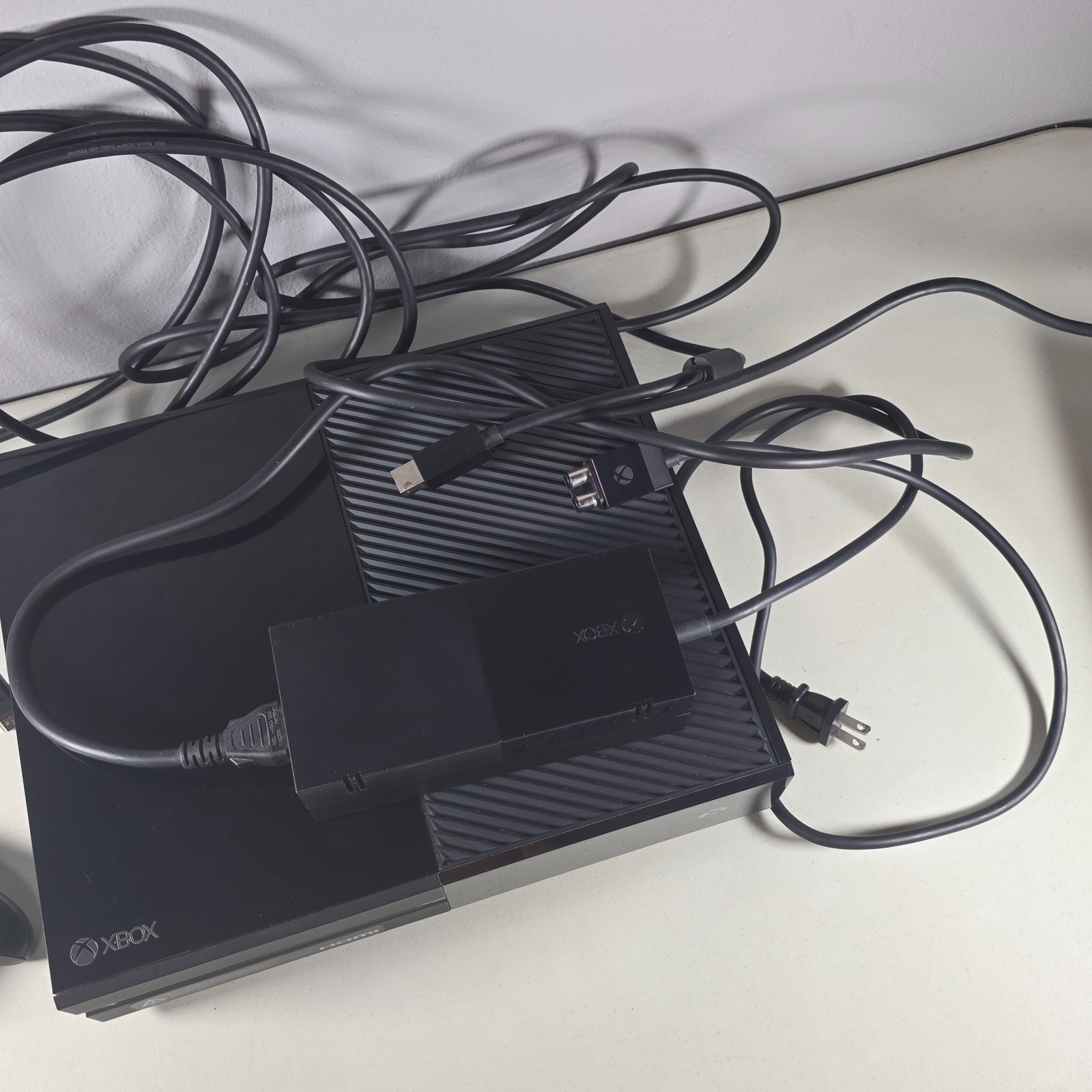 Microsoft Xbox One 1540 Console System Bundle W/ 1 Controller & Kinect (Tested)