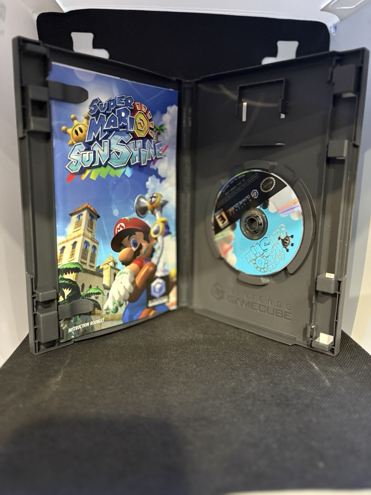 NINTENDO GAMECUBE – LIMITED EDITION PLATINUM W/ BOX & MANUAL BUNDLE