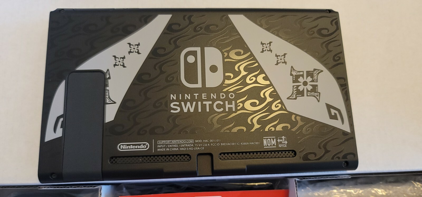 New Never used Nintendo Switch MONSTER HUNTER RISE Deluxe Edition – Gray/Gray